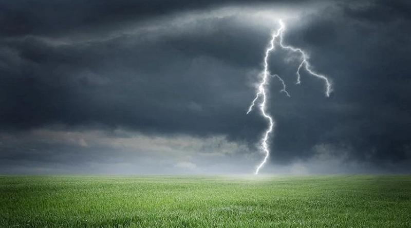 সাত জেলায় বজ্রপাতে ১২ জনের মৃত্যু