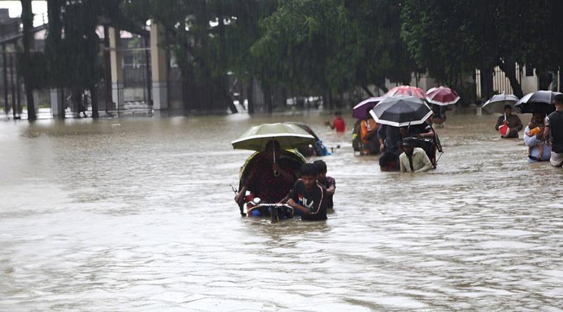 দেশজুড়ে টানা বৃষ্টি, ৫ জেলায় বন্যার শঙ্কা