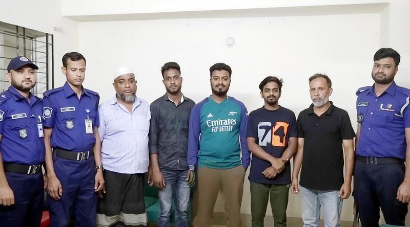 যশোরে মধ্যরাতে যুবলীগের ব্যানারে মিছিল, আটক ৫