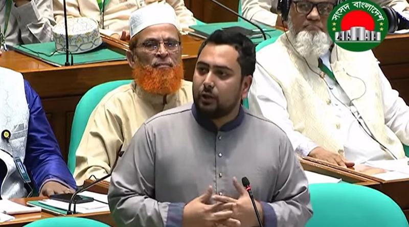 জুলাই সনদকে দলীয় ইশতেহারে রূপ দিয়ে বিএনপি কলুষিত করেছে: নাহিদ ইসলাম