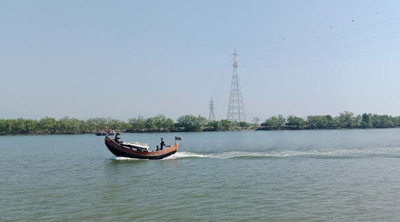 নাফ নদী থেকে ৭ জেলেকে ধরে নিয়ে গেল আরাকান আর্মি
