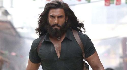 ‘ধুরন্ধর টু’-এর ক্লাইম্যাক্সে পোড়ানো হয়েছে ৫০০ লিটার পেট্রোল!