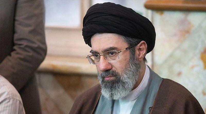 আঞ্চলিক অস্থিরতার জন্য ‘আমেরিকার পুতুল ঘাঁটিগুলোই’ দায়ী: মুজতবা খামেনি