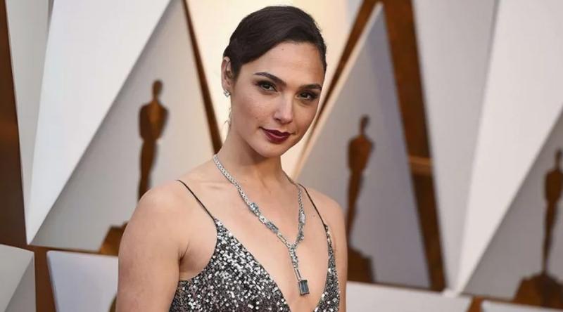 আজ জনপ্রিয় অভিনেত্রী গ্যাল গ্যাদতের জন্মদিন