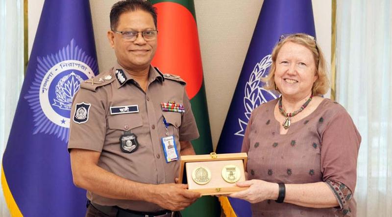 আইজিপির সঙ্গে ইউনেসকো প্রতিনিধিদলের সাক্ষাৎ