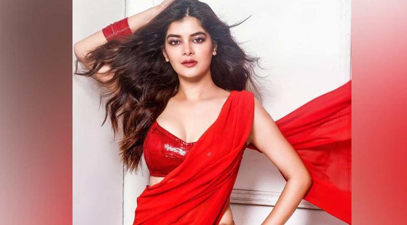 'এখানকার মানুষের এতটা ভালোবাসা পেয়ে আমি আপ্লুত'- মহরত অনুষ্ঠানে মধুমিতা সরকার
