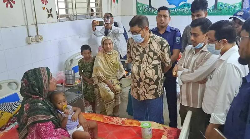 গাইবান্ধায় হঠাৎ হাসপাতাল পরিদর্শনে স্বাস্থ্যমন্ত্রী