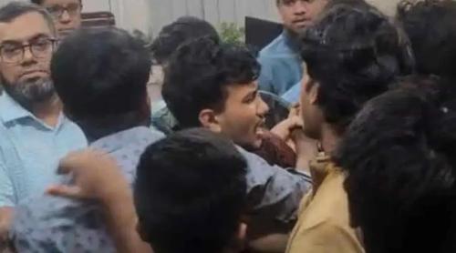 ঢাবিতে ছাত্রদল-শিবিরের মধ্যে হাতাহাতি