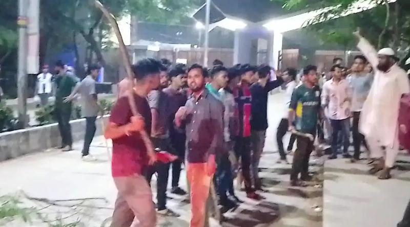 বেগম রোকেয়া বিশ্ববিদ্যালয়ে ছাত্রদল-শিবিরের ধাওয়া-পাল্টা ধাওয়া