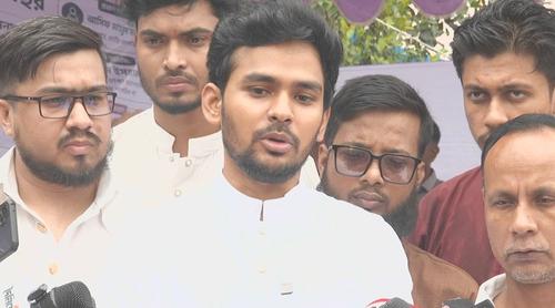 শেখ হাসিনাকে রাজনৈতিক বক্তব্য দিতে দিলে ধরে নেওয়া হবে ভারত ইন্ধন দিচ্ছে: আসিফ মাহমুদ