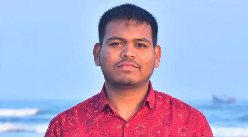 রাষ্ট্রপতির সামনেই এনসিপি নেতা মাহিন সরকারকে মারধরের অভিযোগ, ফেসবুকে ক্ষোভ প্রকাশ
