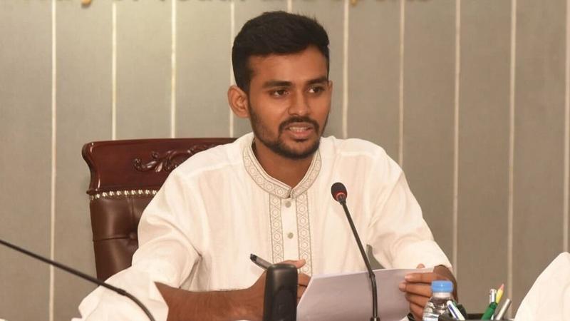 হাসিনাকে নিয়ে ভারত সরকারও এক ধরনের চাপে আছে: আসিফ