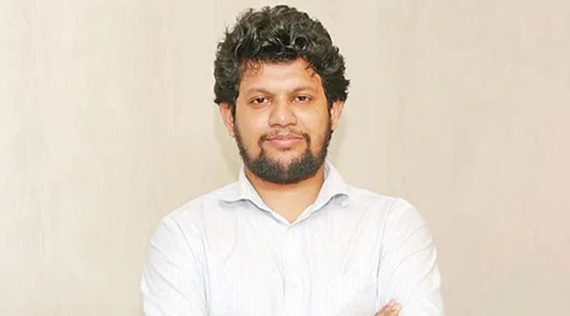 একটি আদর্শিক গ্রুপের বিরোধিতা করলে আপনাকে ইতিহাস থেকে নাই করে দেওয়া হবে, কাকে ইঙ্গিত মাহফুজের