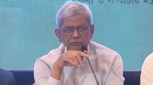 সরকারের পক্ষ থেকে চাপ না থাকলেও অনেক সংবাদকর্মী নিজেরাই আত্মনিয়ন্ত্রণের পথে হাঁটেন