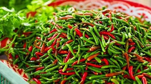 আমদানি বাড়তেই কাঁচা মরিচের দামে বড় পতন
