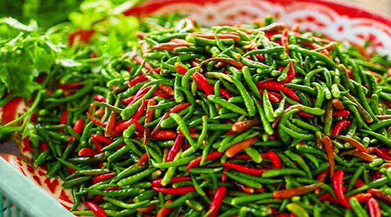 আমদানি বাড়তেই কাঁচা মরিচের দামে বড় পতন