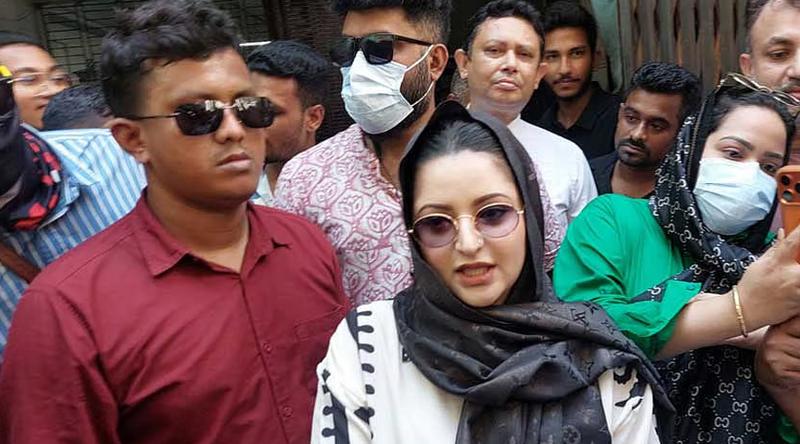 আদালতে এসে পরীমনি বললেন, 'এগুলো মানসিক নির্যাতন'