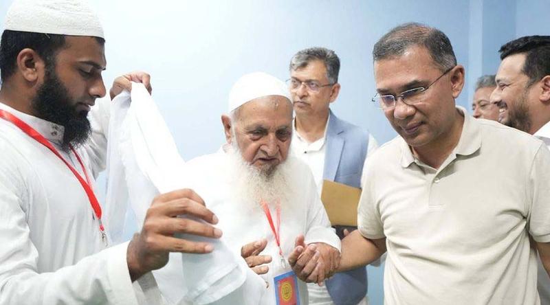 হেফাজতে ইসলামের আমিরের সঙ্গে প্রধানমন্ত্রীর সাক্ষাৎ
