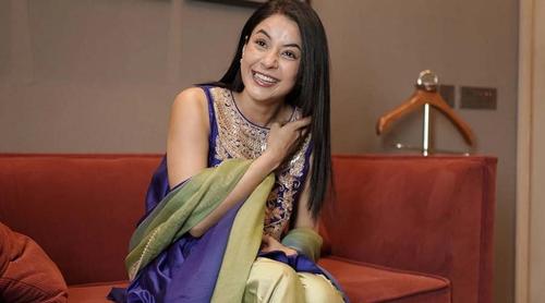 শুটিং সেটে বিপত্তি, দৌড়াতে গিয়ে নাকফুল গিলে ফেললেন শেহনাজ!
