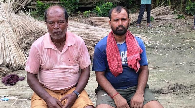 এক কৃষককে ধরে নিয়ে যাওয়ায় দুই ভারতীয়কে আটক করল গ্রামবাসী