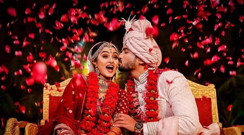 বিয়ে করলেই মিলবে পুরস্কার, পাওয়া যাবে ৫ লাখ টাকা!