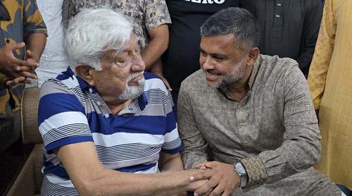 ‘বিষয়টি আর বাড়তে দেয়া ঠিক হবে না’-এমপি নাছিরকে শিশির মনিরের খোলা চিঠি