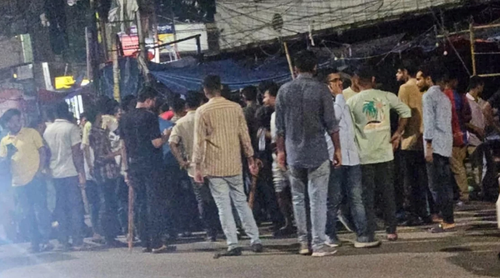 রাজধানীর নিউমার্কেটে আধিপত্য বিস্তার নিয়ে ছাত্রদল-যুবদল সংঘর্ষ, আহত ১৫
