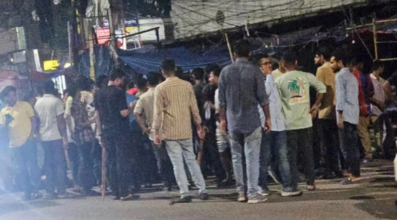 রাজধানীর নিউমার্কেটে আধিপত্য বিস্তার নিয়ে ছাত্রদল-যুবদল সংঘর্ষ, আহত ১৫