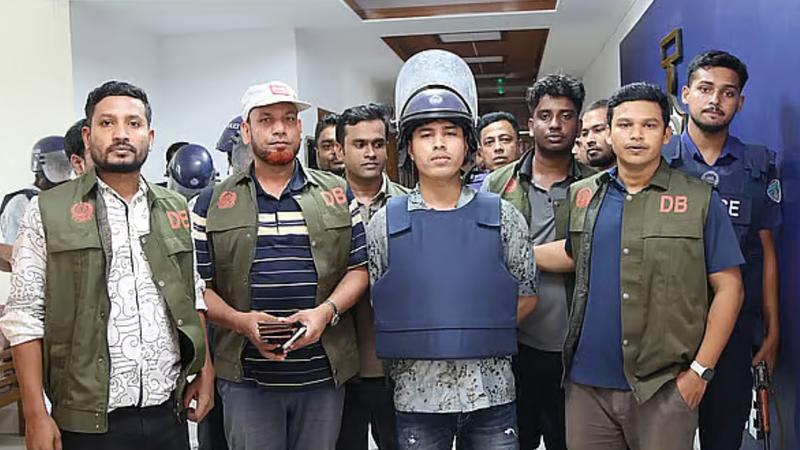 চাঁদাবাজির মামলায় ৫ দিনের রিমান্ডে ডেভিড ইমন