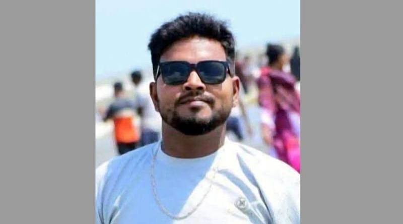 ময়মনসিংহে পাসপোর্ট অফিসের সামনে প্রকাশ্যে যুবককে কুপিয়ে হত্যা