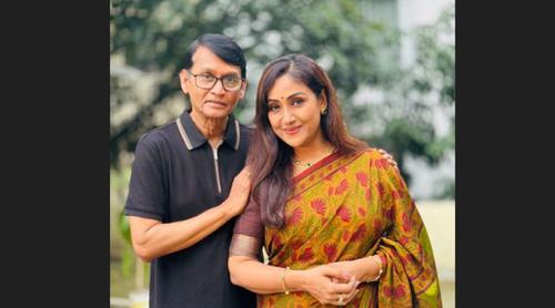 দীর্ঘ বিরতির পর একসঙ্গে  হাকিম-ছন্দা জুটি, সাথে ইয়াশ-সুনেরাহ