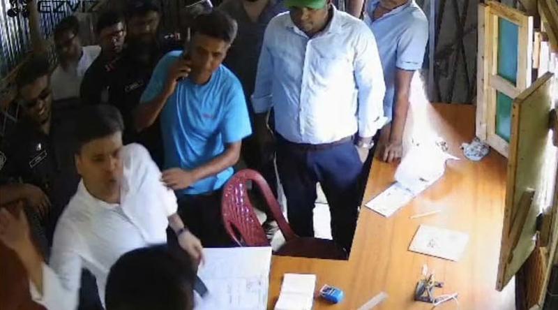 বালুঘাটের কর্মচারীকে মারধর করা ভাইরাল সেই ইউএনওকে বদলি