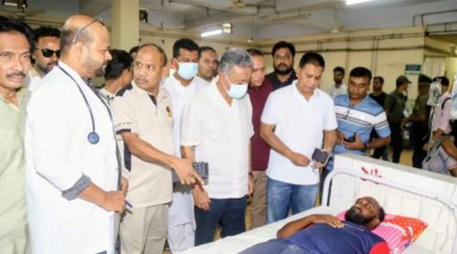 চট্টগ্রামে শিপইয়ার্ডে দুর্ঘটনায় আহতদের দেখতে হাসপাতালে অর্থমন্ত্রী
