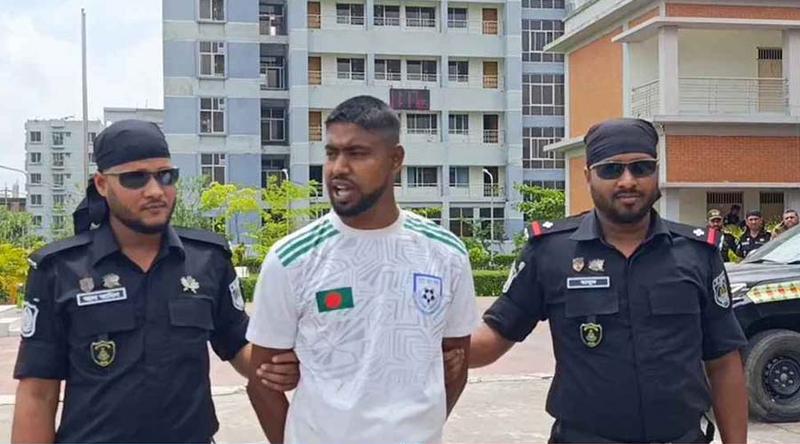 ‘আমার বাপেরে ১৫ জনে মিইল্লা কোপাইছে আর আমরা দুই ভাইয়ে ওরে কোপাইছি’