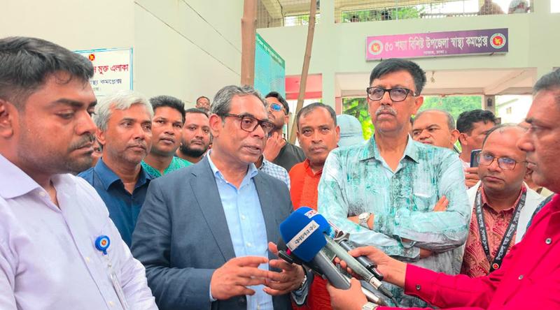 সাভারে হেলথ ম্যানেজমেন্ট ইনস্টিটিউট পরিদর্শন: চার বছর ভবন অব্যবহৃত থাকায় ক্ষোভ স্বাস্থ্য প্রতিমন্ত্রীর