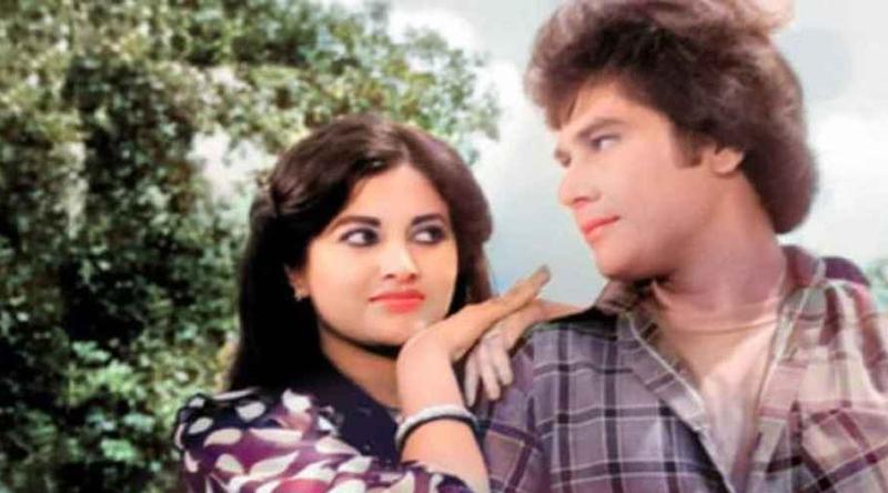 পে-স্কেলের অনিশ্চয়তায় ভাইরাল আশির দশকের গান, ‘কেউ জানে না’তেই খুঁজছেন উত্তর