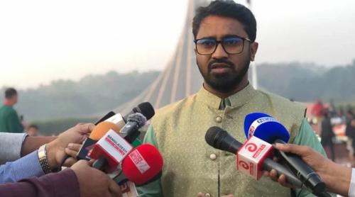 ‘কেউ ব্যক্তিগতভাবে আক্রমণ করলে তাকে চুমু দিবো, এমন সুশীল ব্যক্তি আমি না’