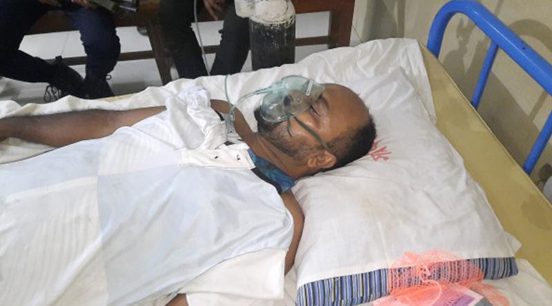 স্কুলছাত্রীকে শ্লীলতাহানির অভিযোগে প্রাথমিক শিক্ষককে বেধড়ক পিটিয়েছে বহিরাগতরা