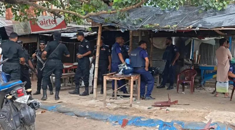 নাটোরে বাসে যাত্রী ওঠানোকে কেন্দ্র করে বিএনপির ২ গ্রুপের সংঘর্ষ, আহত ১০
