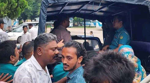 ছাত্রাবাসের যৌথ বাথরুম পরিষ্কার করা নিয়ে রাবি শিক্ষার্থীকে মারধর ও হত্যাচেষ্টা