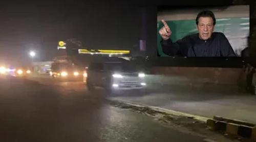 কারাগার থেকে মধ্যরাতে ইমরান খানকে নেওয়া হলো হাসপাতালে