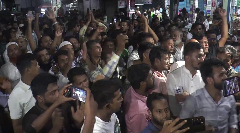আন্দালিভ রহমান পার্থ মন্ত্রী হওয়ায় ভোলায় আনন্দ মিছিল ও মিষ্টি বিতরণ
