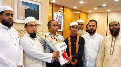 সৌদি আরবে বিজয়ী হাফেজদের স্বাগত জানাতে বিমানবন্দরে কর্মকর্তাদের পাঠালেন ধর্মমন্ত্রী