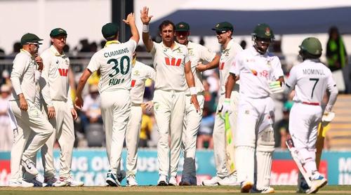 স্টার্কের ৬ উইকেটে ৬৪ রানে অলআউট বাংলাদেশ