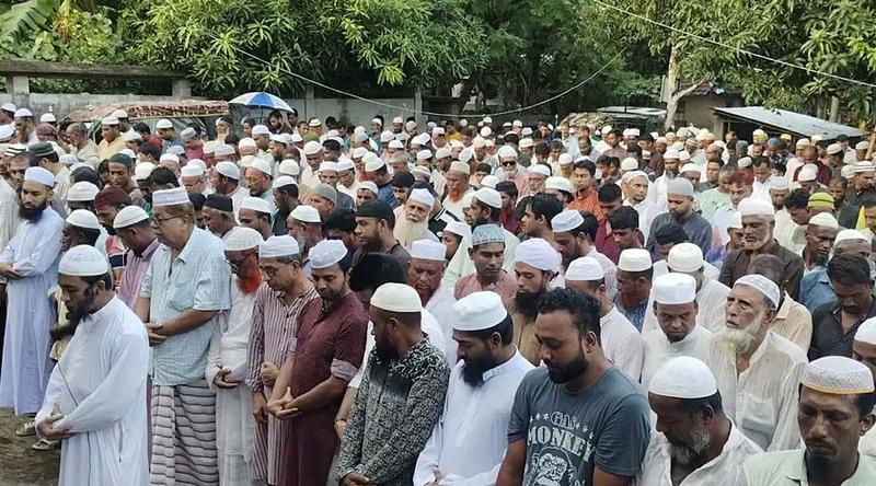 কলকাতায় অগ্নিকাণ্ডে নিহত সাতক্ষীরার সাজুর দাফন সম্পন্ন