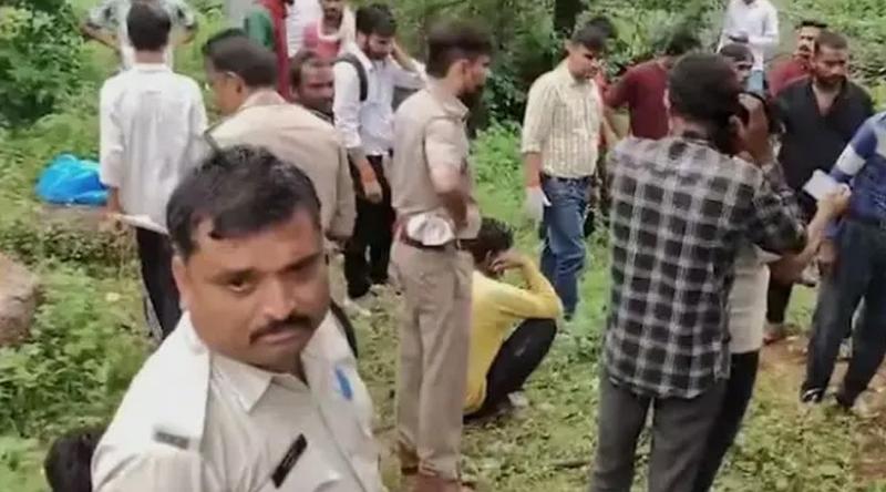 রাতের খাবারে বেগুন ভর্তা খাওয়ার কয়েক ঘণ্টার মধ্যেই ৩ বোনের মৃত্যু