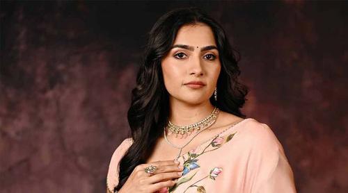 ইনস্টাগ্রামের এক মেসেজে বদলে গেল রুক্মিণীর ভাগ্য