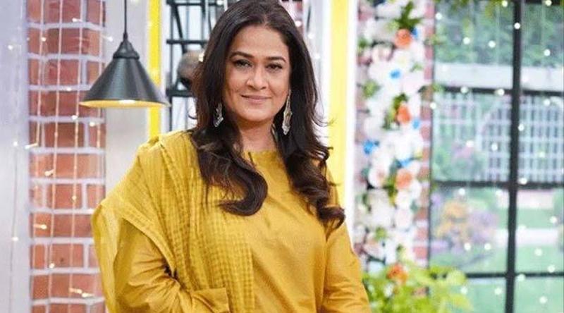 ৫৪ বছর বয়সে বিয়ের পিঁড়িতে বসলেন অভিনেত্রী হুমাইরা বানু