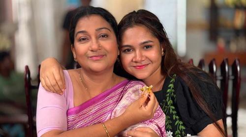 অসুস্থ শুনে আমার দীপা মা পছন্দের সব খাবার পাঠিয়েছে: ইসরাত অতিথি