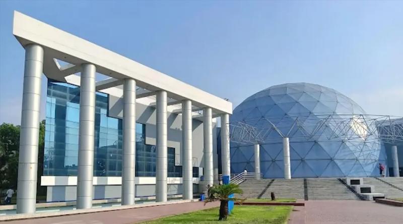 নভোথিয়েটারের সাবেক মহাপরিচালকের দেশত্যাগে নিষেধাজ্ঞা